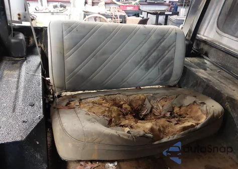 1993 Jeep Wrangler / Yj z USA, uszkodzony, nr VIN 1J4FY29S8PP254506